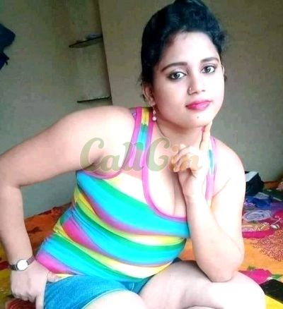 Call Girls In Khajoori Khas Delhi √√ 9560266914