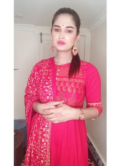 Call Girls In Shakarpur Delhi √√ 9560266914